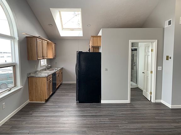 3rd image of 153 Lafayette Rd Unit 1