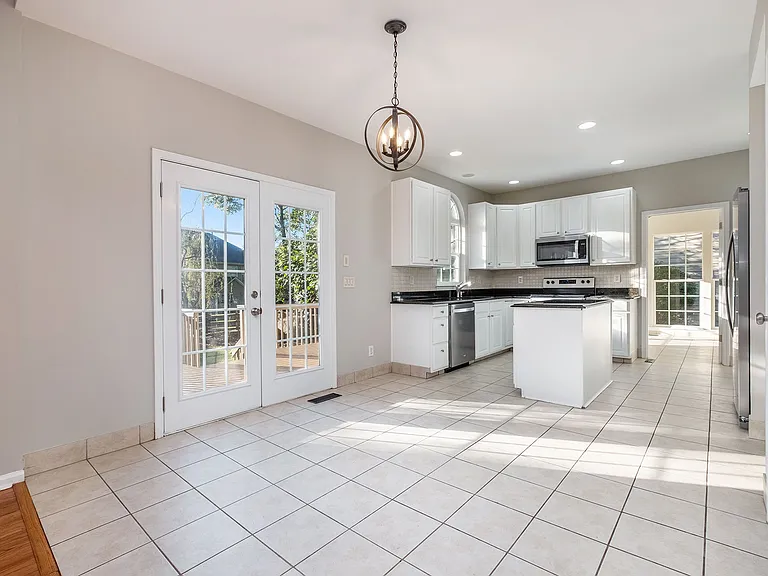 15820 Lavenham Rd — Photo 11