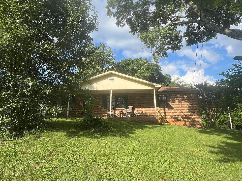 1st image of 824 Marshall Ave