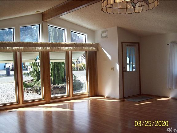 2nd image of 201 Holley Cir