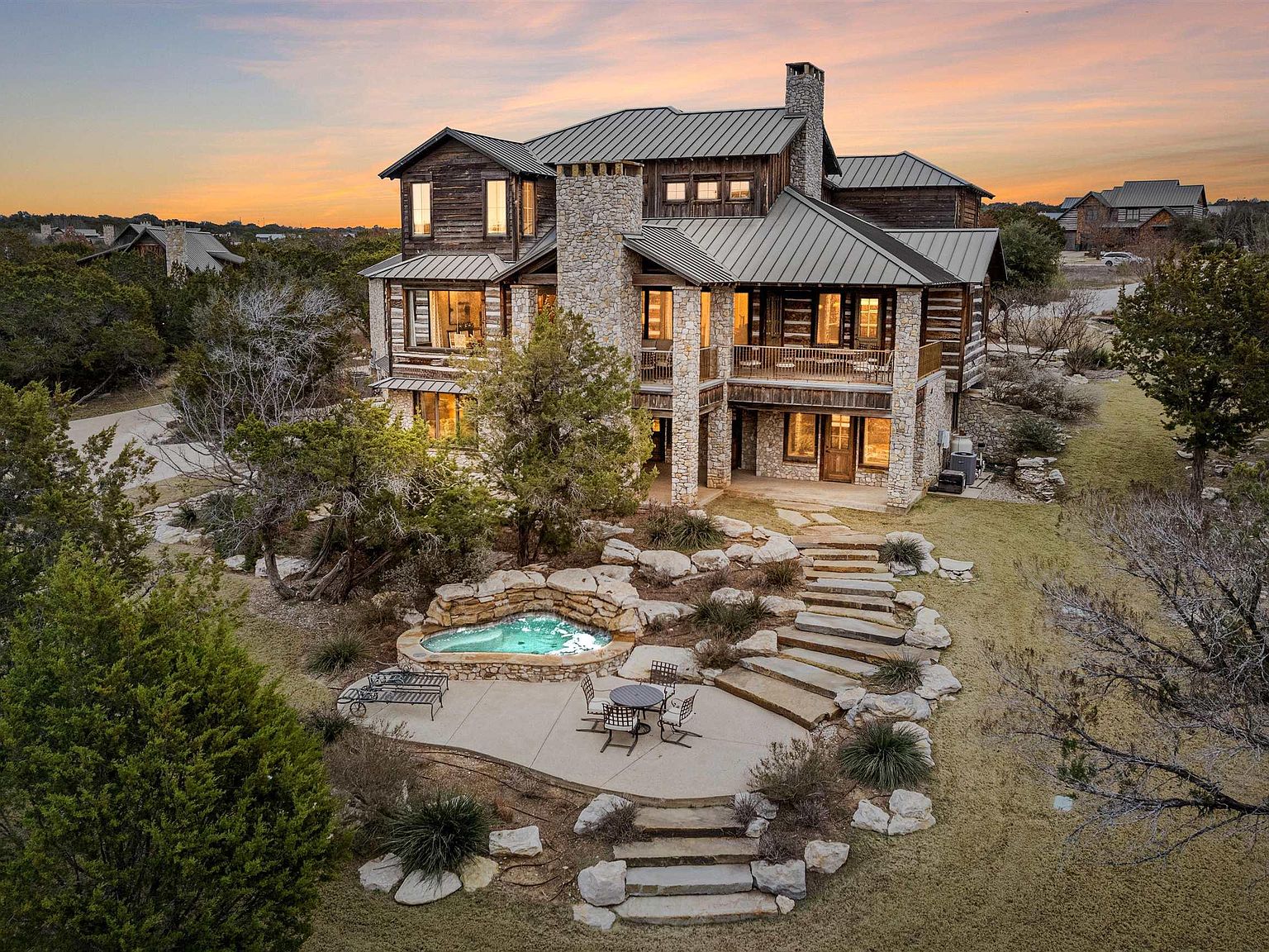 1064 Hidden Creek Dr