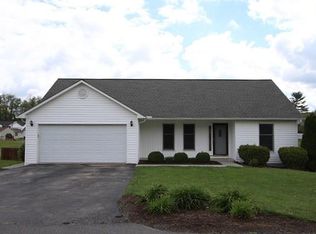 315 W Bailey Rd, Lewisburg, WV 24901