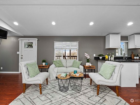 5th image of 10011 218th Avenue Ct E #42