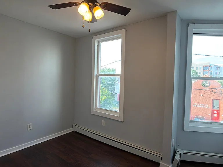 19 Orient Ave #2F — Photo 4