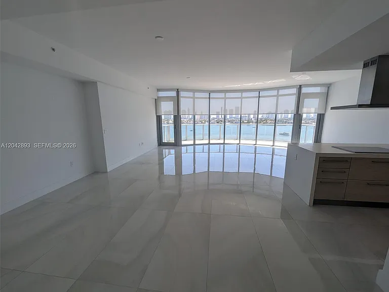 17111 E Biscayne Blvd #1011 — Photo 12