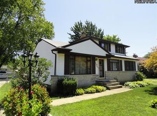 6567 Mackenzie Rd, North Olmsted, OH 44070