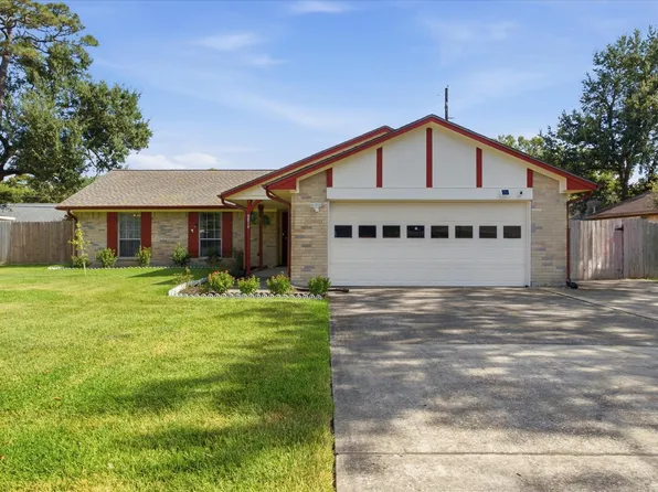 9814 Bayou Woods Dr, Baytown, TX 77521
