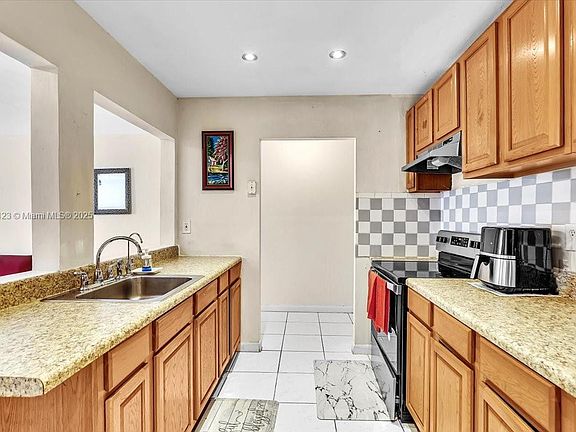 5th image of 3879 NW 213th St