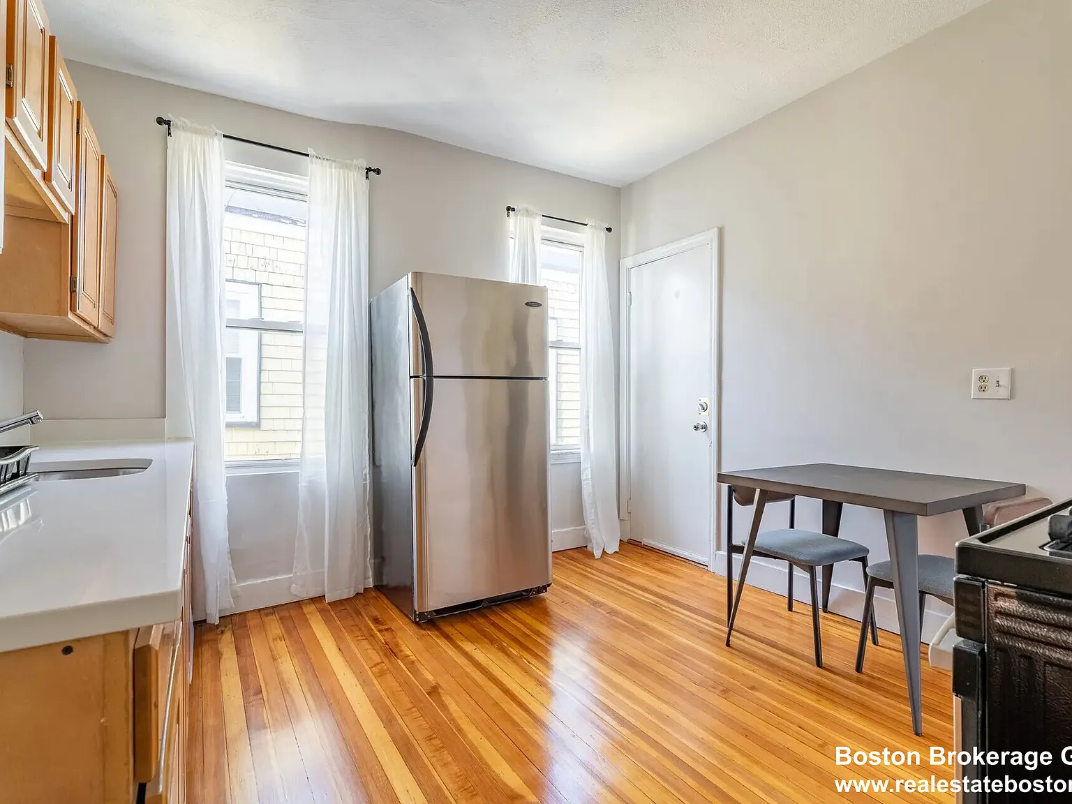 33 Edison Green #3 Dorchester — Photo 2