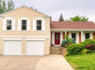 2712 Ridgecrest Dr, Gillette, WY 82718