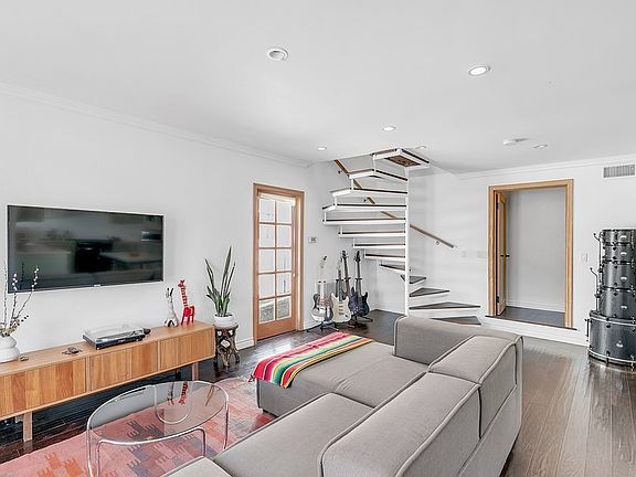 3rd image of 5014 Williams Pl