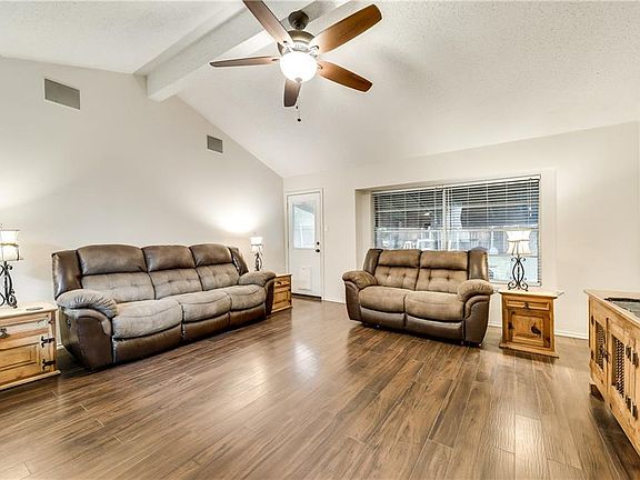 5th image of 701 Coolwood Ln