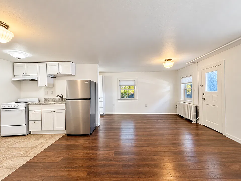 2837 Franklin Ave E #5