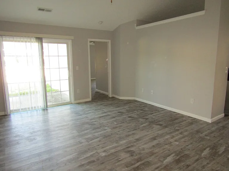 151 Heath Dr — Photo 15