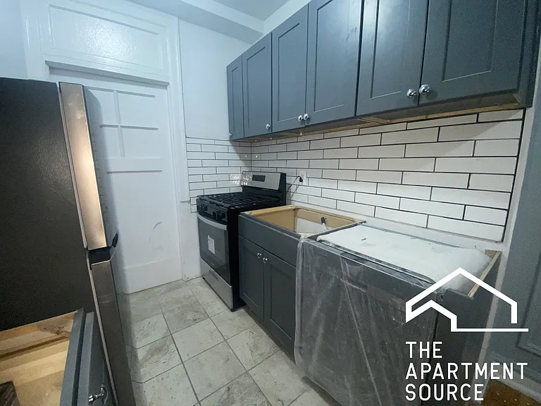 1365 W Estes Ave #2P — Photo 3