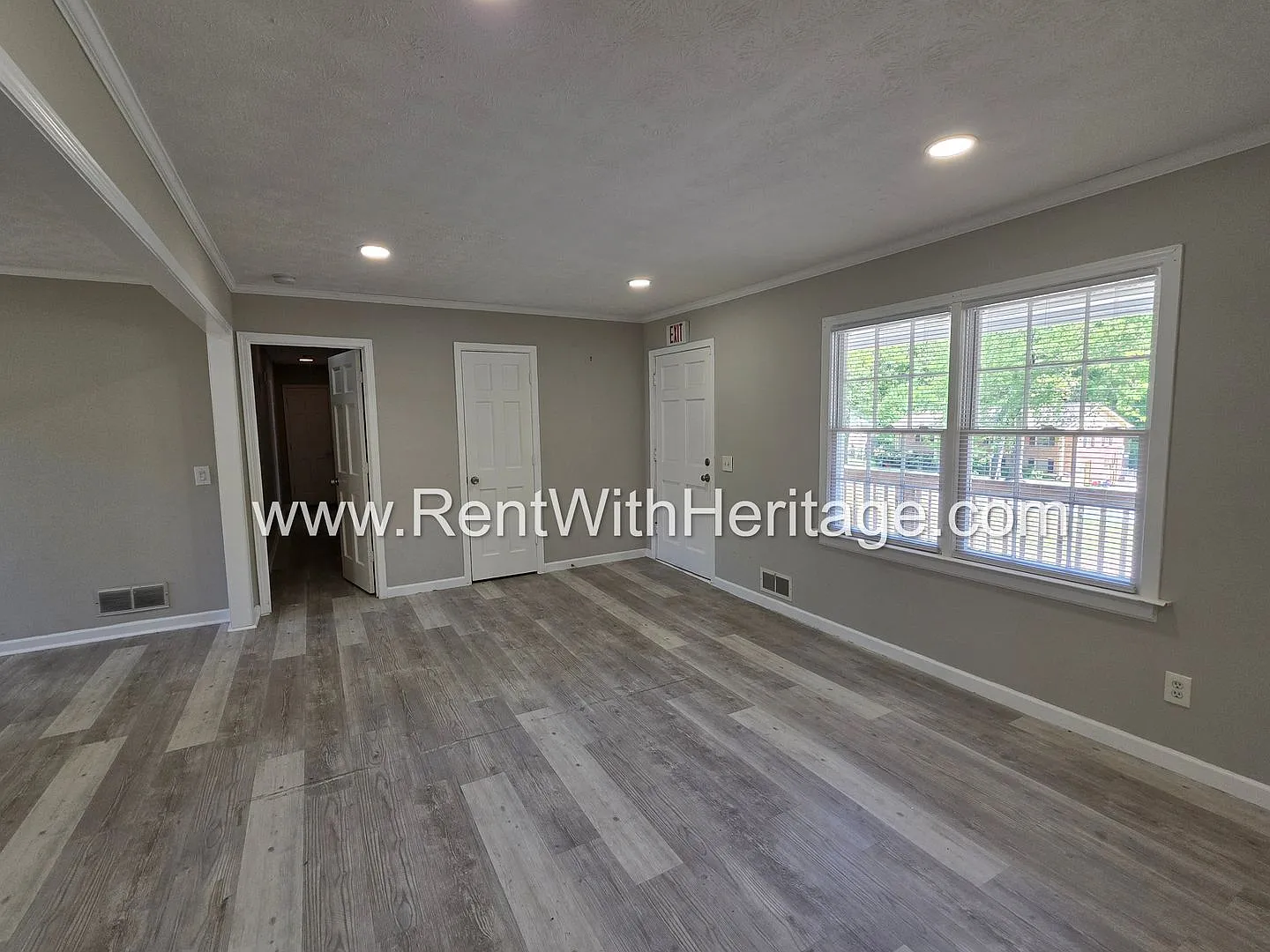 Fantastic 4 bed/2 bath Brick Ranch Home with an Open Floor Plan/ Partial Finished Basement. Very ... — Photo 4