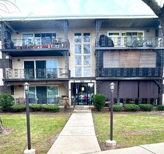 1009 8th Ave APT 9, La Grange, IL, 60525
