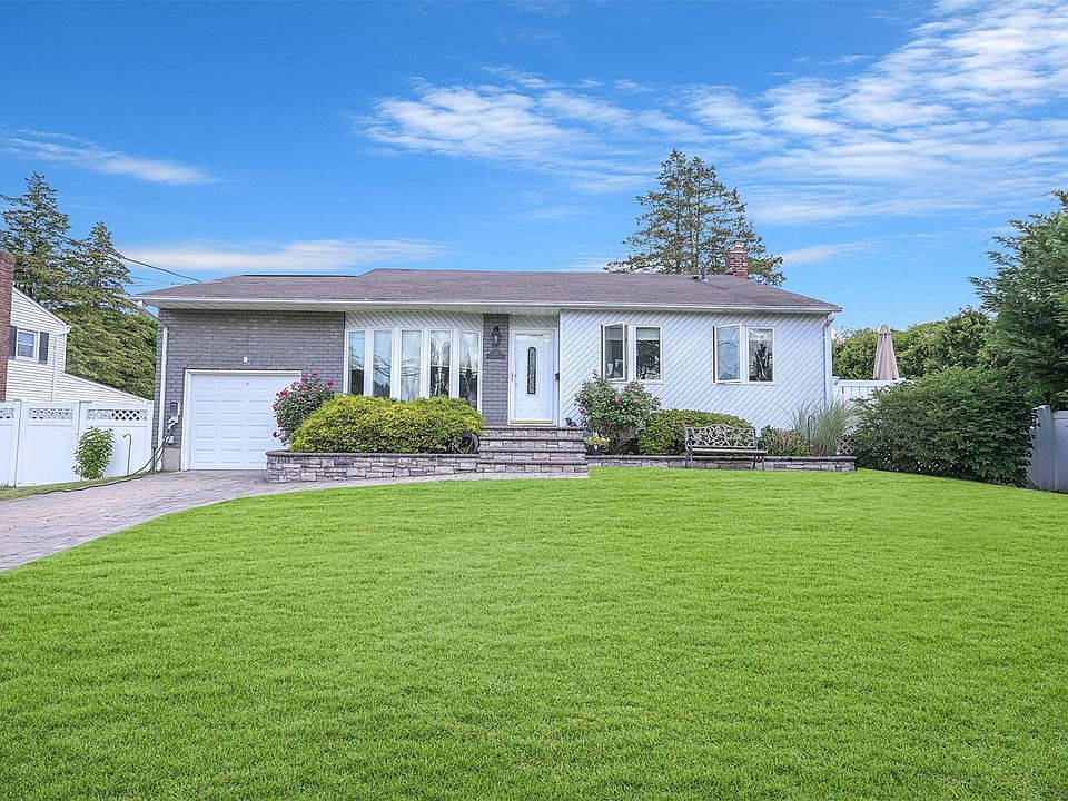 105 Graywood Court, West Islip, NY 11795 Zillow