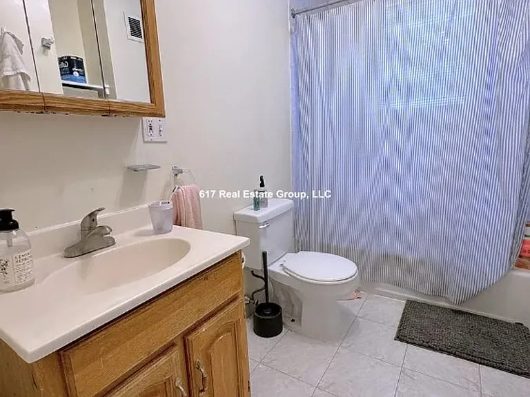 212 Freeman St #2B — Photo 5