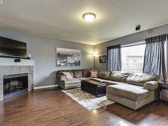5th image of 2321 Annie Lou Ct