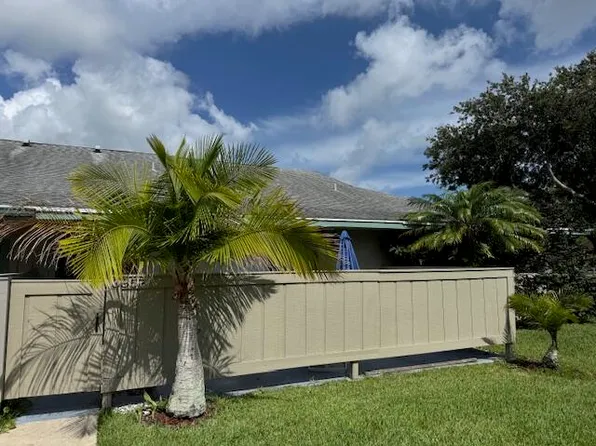 3957 NW Cinnamon Tree Circle, Jensen Beach, FL 34957