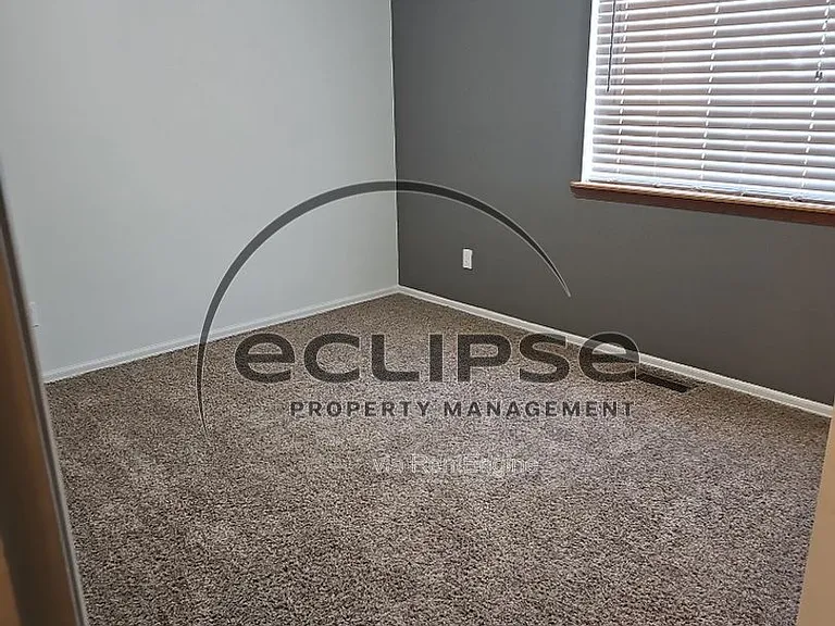 501 Foster Ave — Photo 10