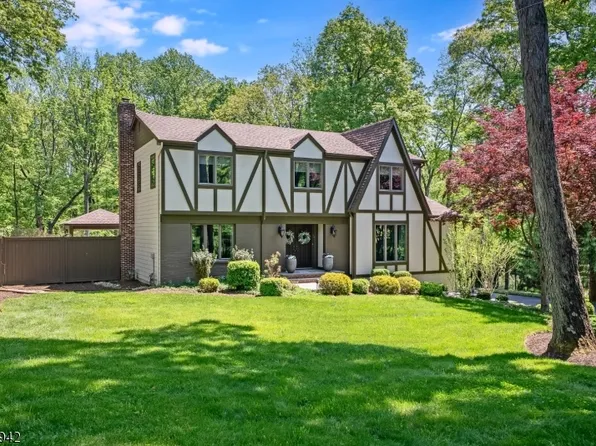 16 Farm Road, Chester Twp., NJ 07930