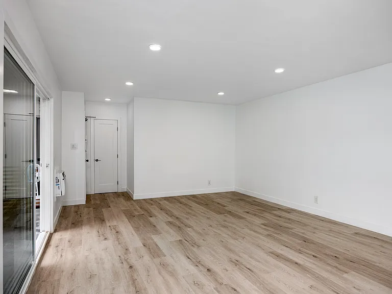 West Brent Apartments — Photo 46
