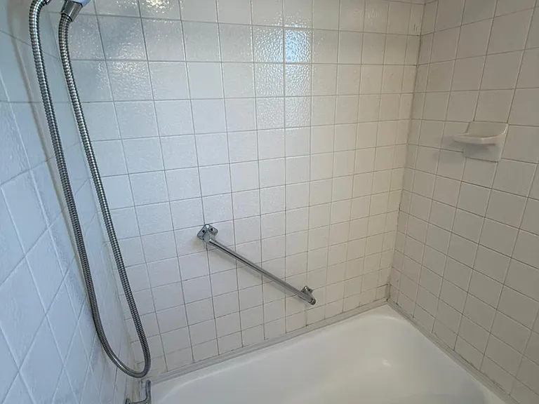 605 Thompson Ave — Photo 8