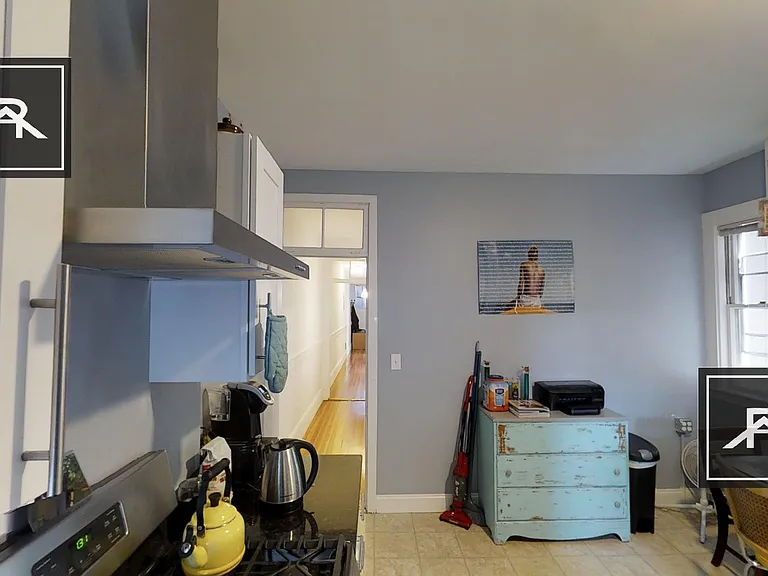 202 Harvard St #2 — Photo 2