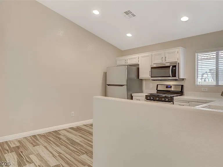 1331 Frost Flower Dr — Photo 7