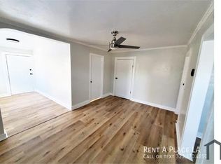 832 W Florence Ave #10B, Los Angeles, CA 90044
