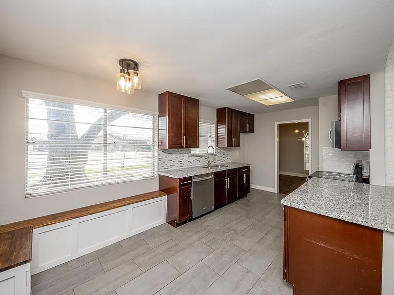 451 Gentilly Dr — Photo 15