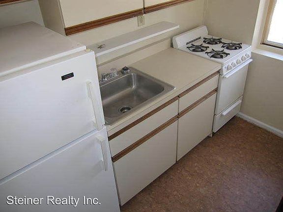2nd image of 3840 Brownsville Rd APT 302