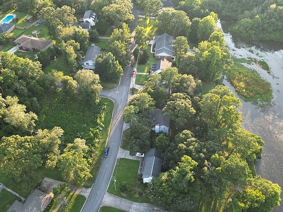 5th image of 121 Blue Ridge Ln