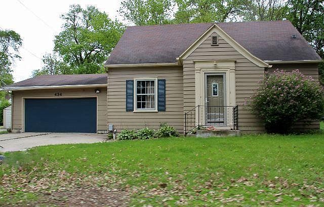 2nd image of 434 Prairie Ln