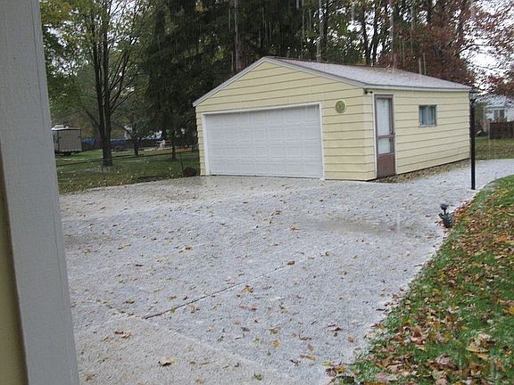 2nd image of 33 Stellane Dr