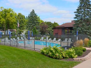 1250 Wisconsin St APT 102B, Lake Geneva, WI 53147