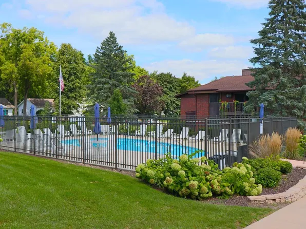 1250 Wisconsin STREET #102B, Lake Geneva, WI 53147