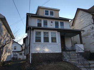 22 Varsity Rd, Newark, NJ 07106