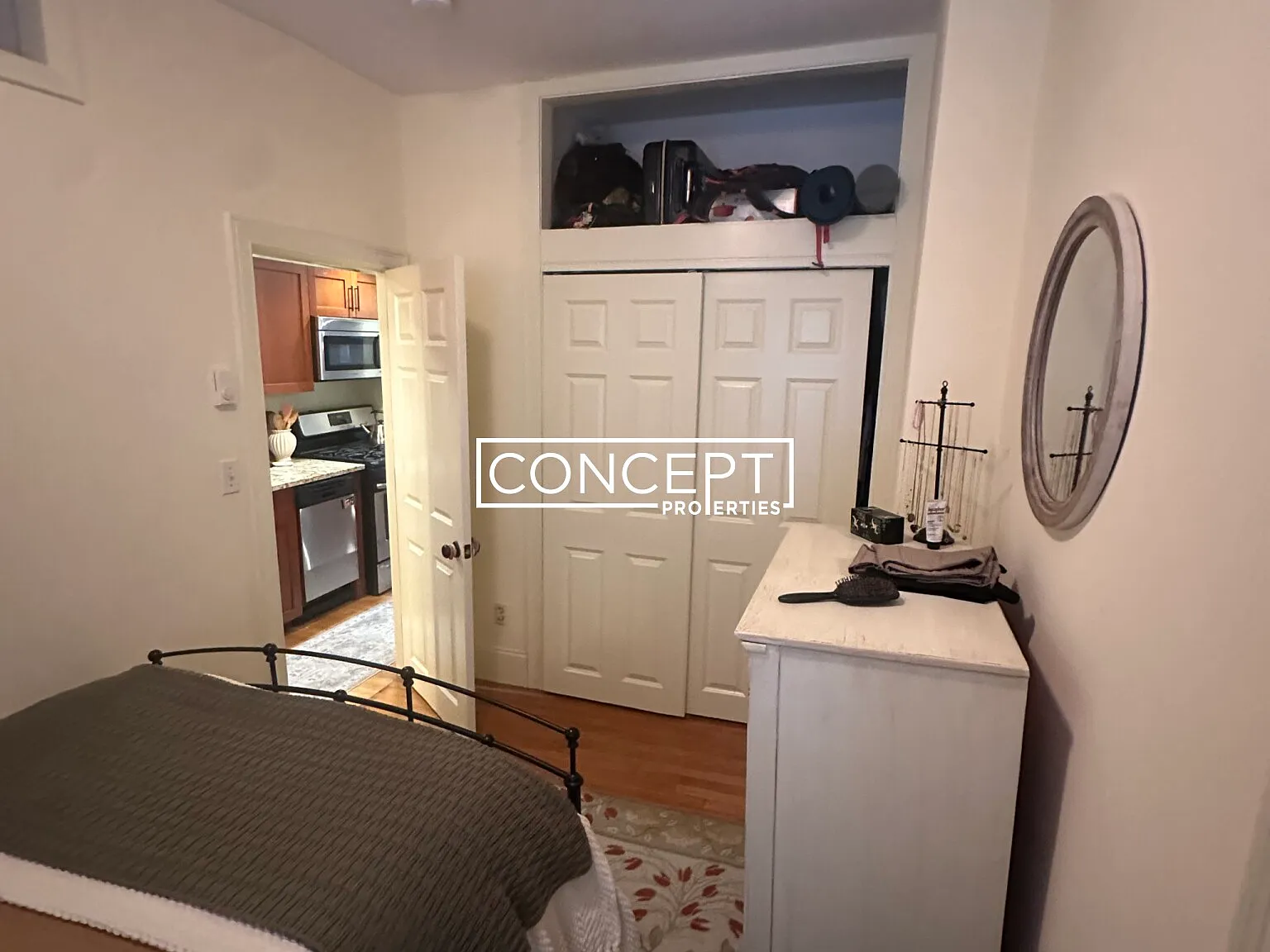 2 bed, 999 sqft, $4,050 — Photo 4