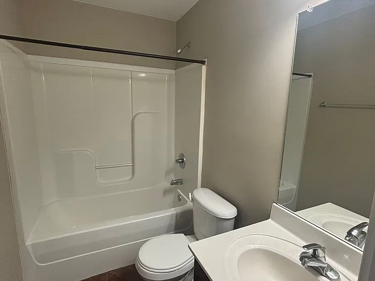 1725 Thistlewood Dr #C — Photo 4