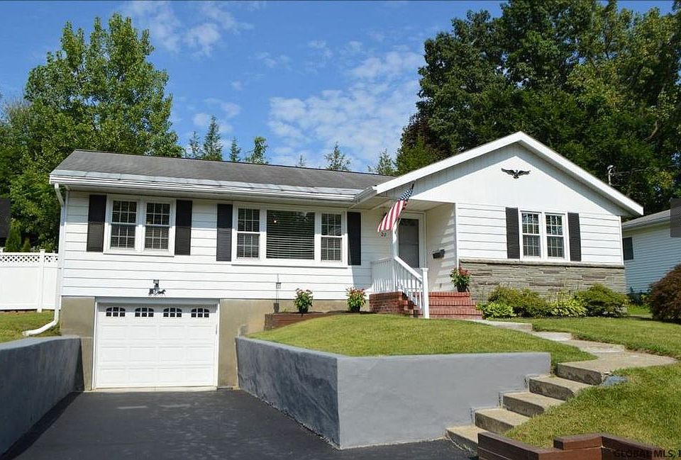 1st image of 20 Pawling St