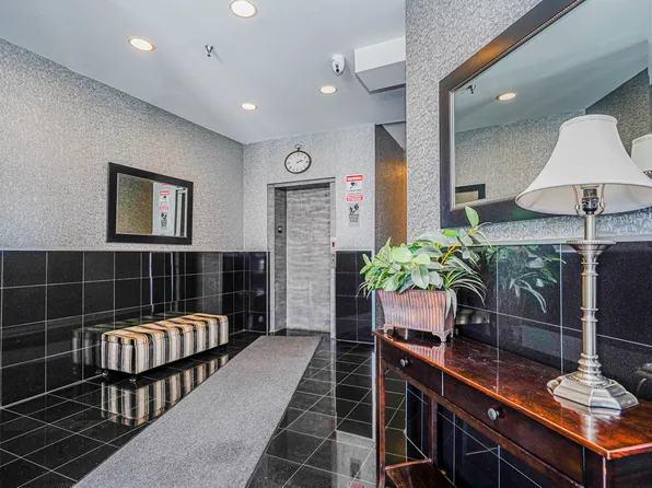 1702 Avenue Z image 3 of 40