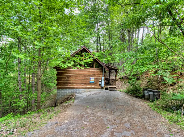 1325 Ridgefield Dr, Sevierville, TN 37876