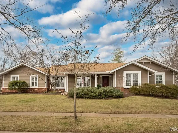 14569 Crossway Ct, Chesterfield, MO 63017