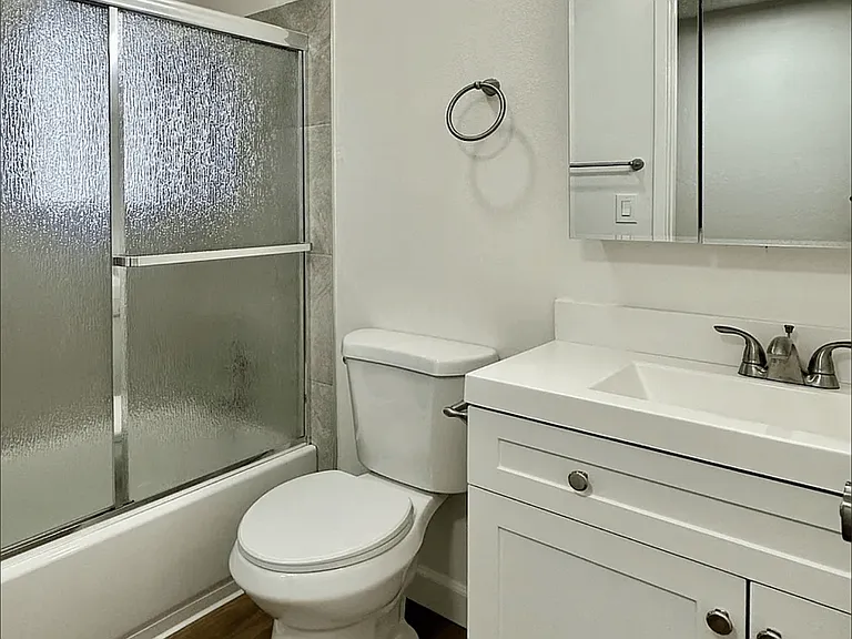 691 Ontario Ct — Photo 20