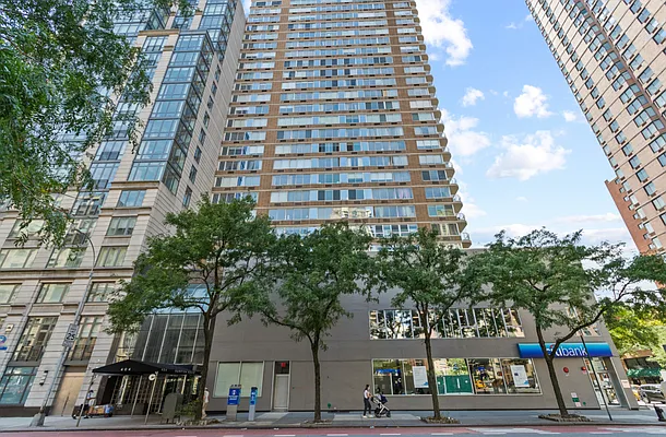 Rented by Level Group | media 9