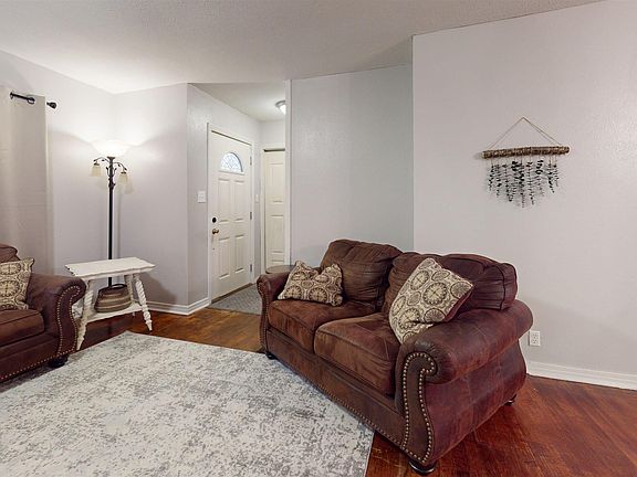 2nd image of 2508 Garland Ave