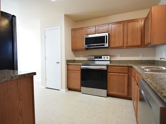 4th image of 3711 Latigo Dr